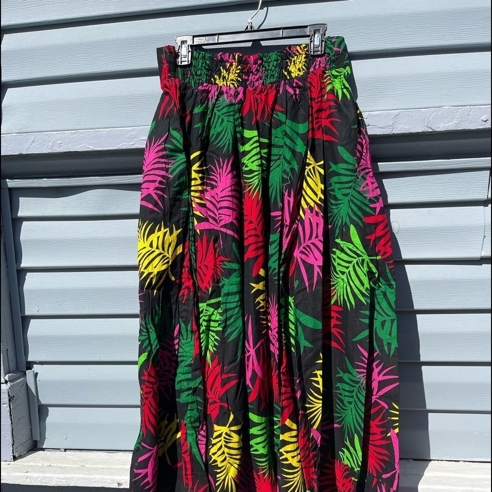 African prints skirt, brand new.